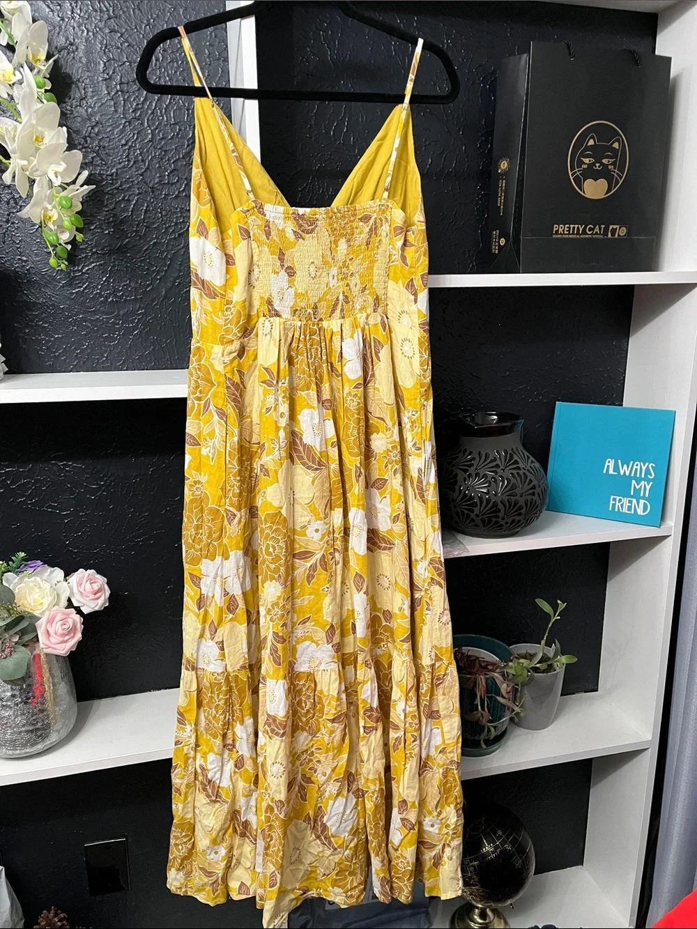 Abercrombie & Fitch lightweight yellow